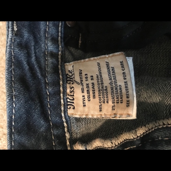 Miss Me Jeans - Picture 1 of 4